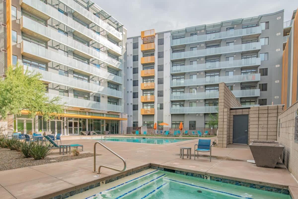 Striking 2Bd - Cdt- Gym, Pool, Parking - Sleep8 Apartment Phoenix Exterior photo