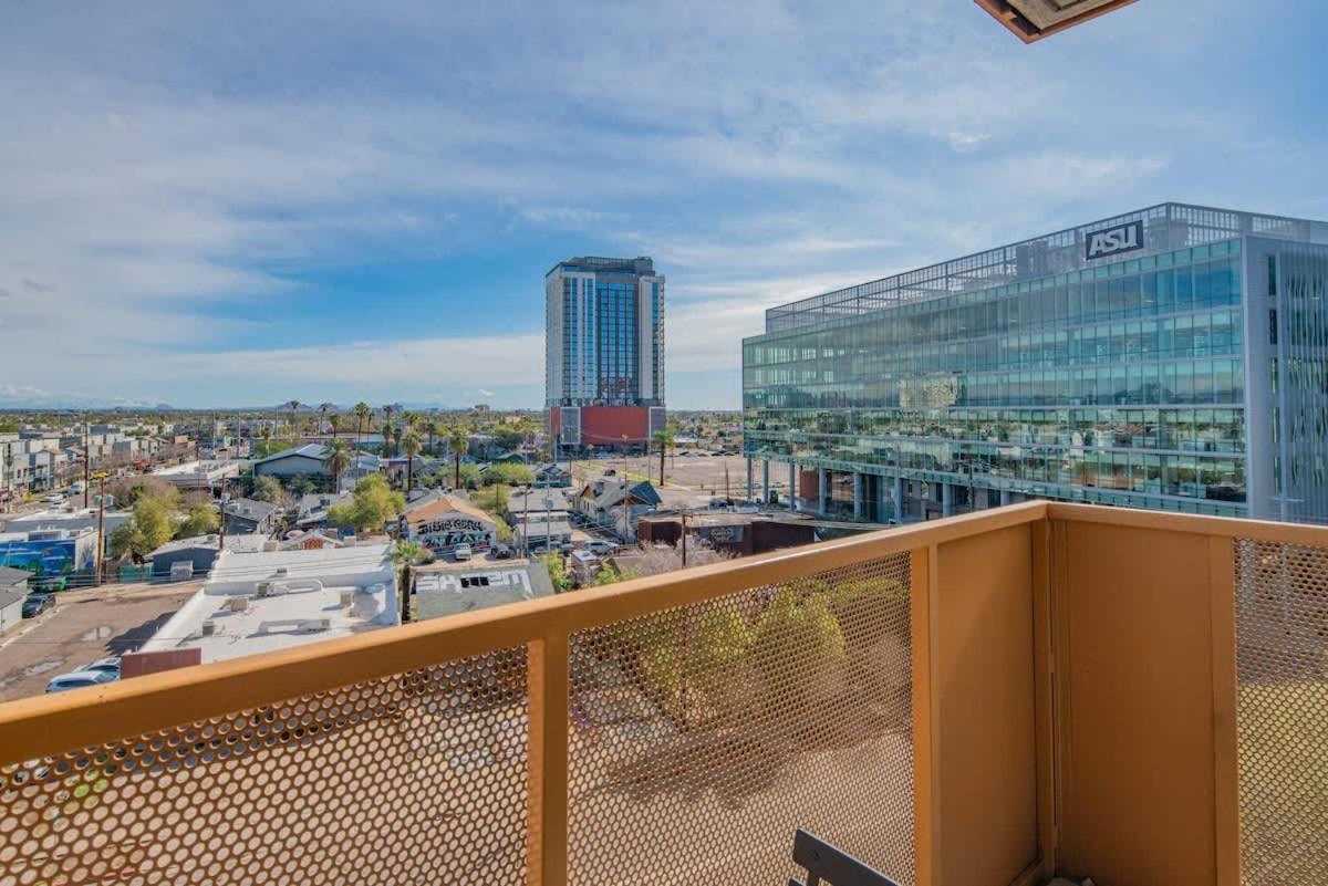 Striking 2Bd - Cdt- Gym, Pool, Parking - Sleep8 Apartment Phoenix Exterior photo
